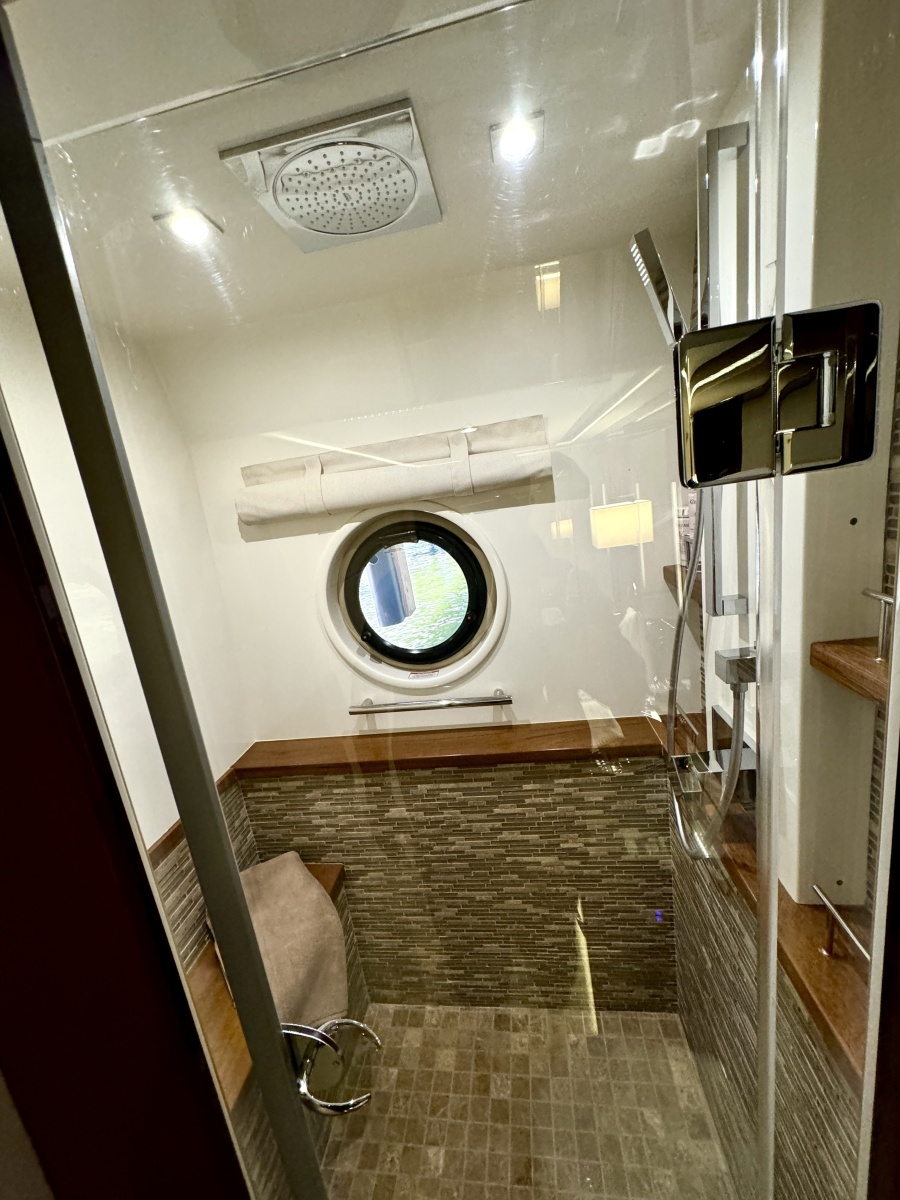 2017 Sea Ray L650 Fly
