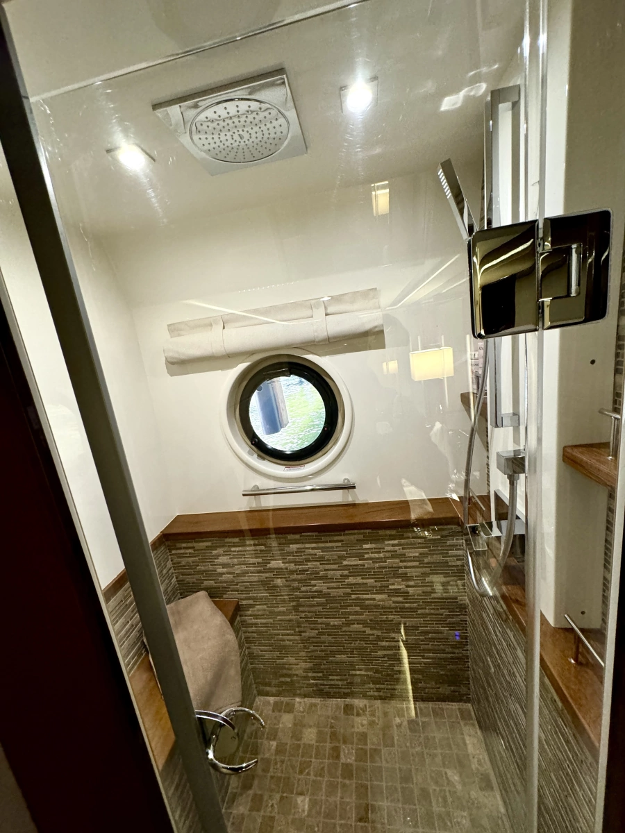 2017 Sea Ray L650 Fly