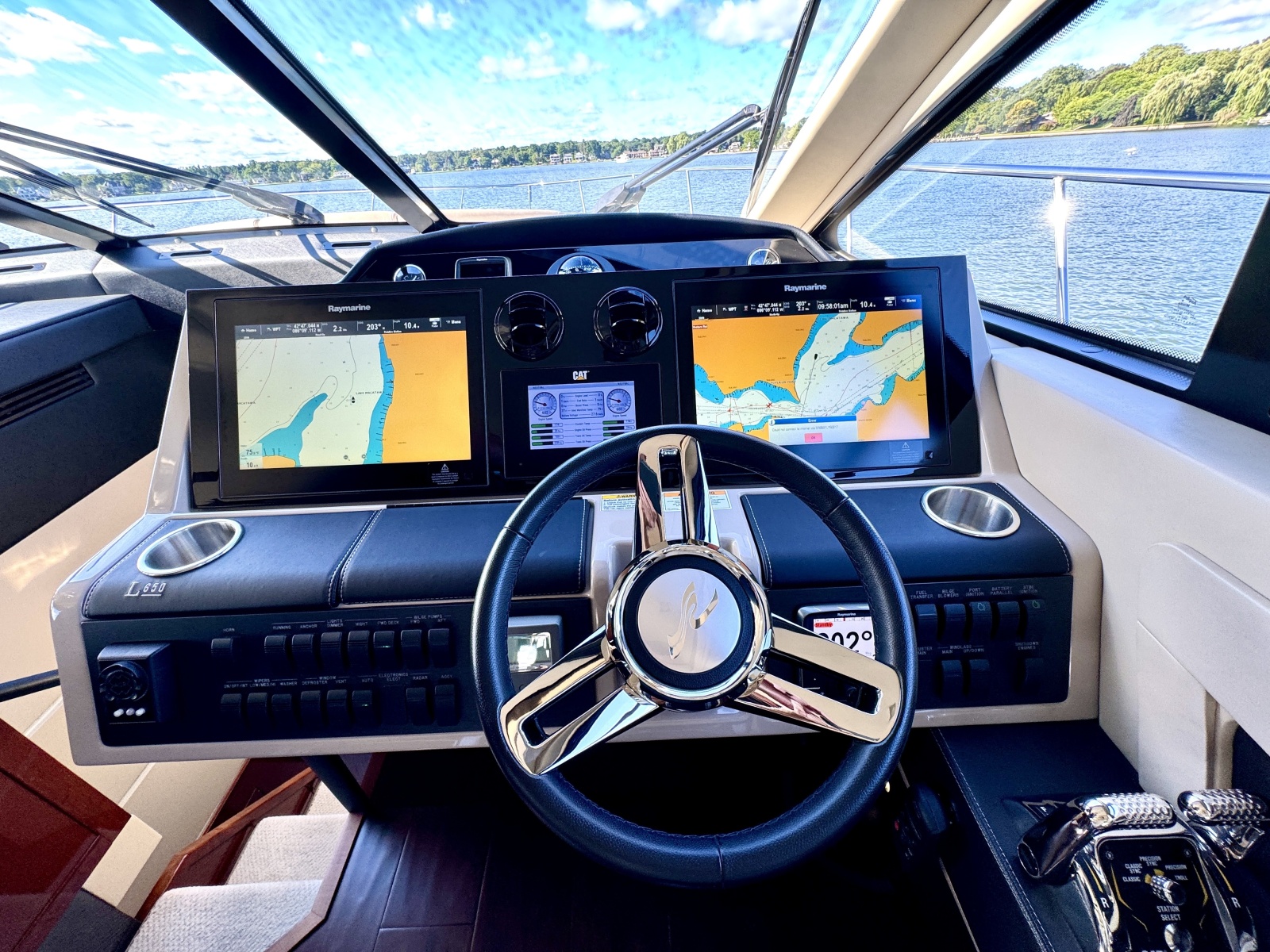 2017 Sea Ray L650 Fly