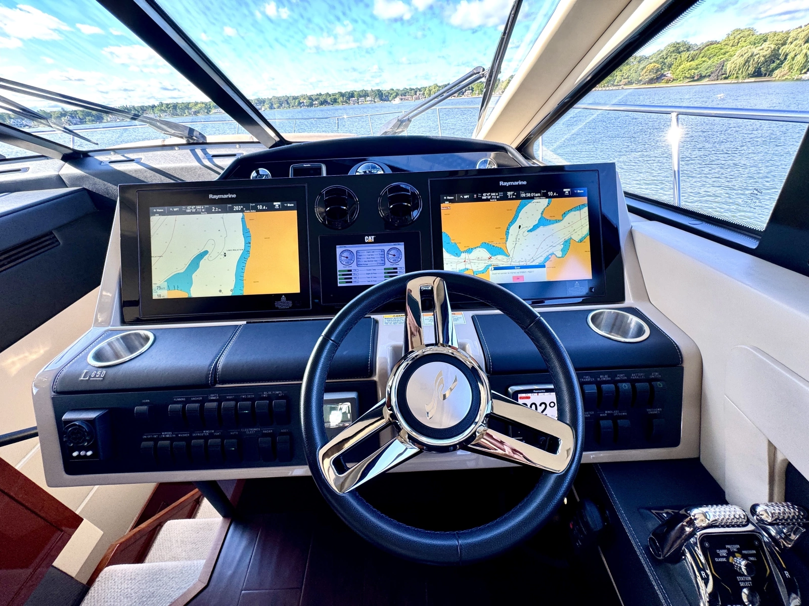 2017 Sea Ray L650 Fly