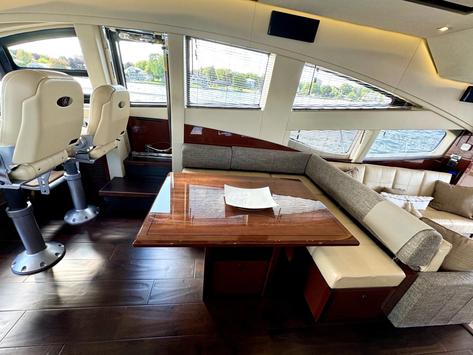 2017 Sea Ray L650 Fly