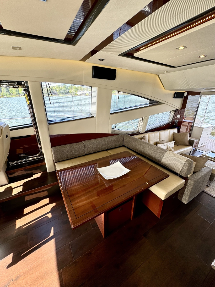 2017 Sea Ray L650 Fly