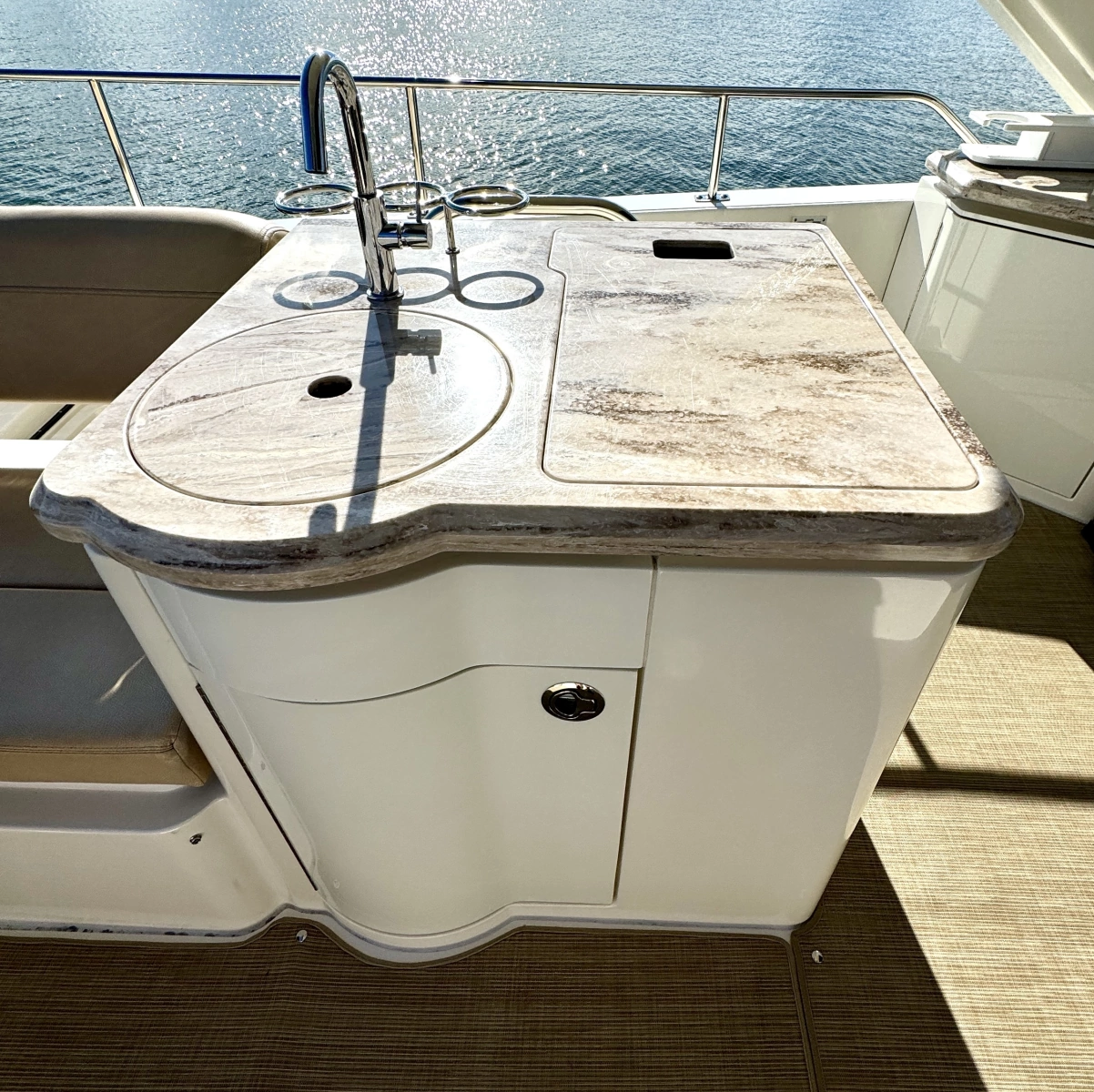 2017 Sea Ray L650 Fly