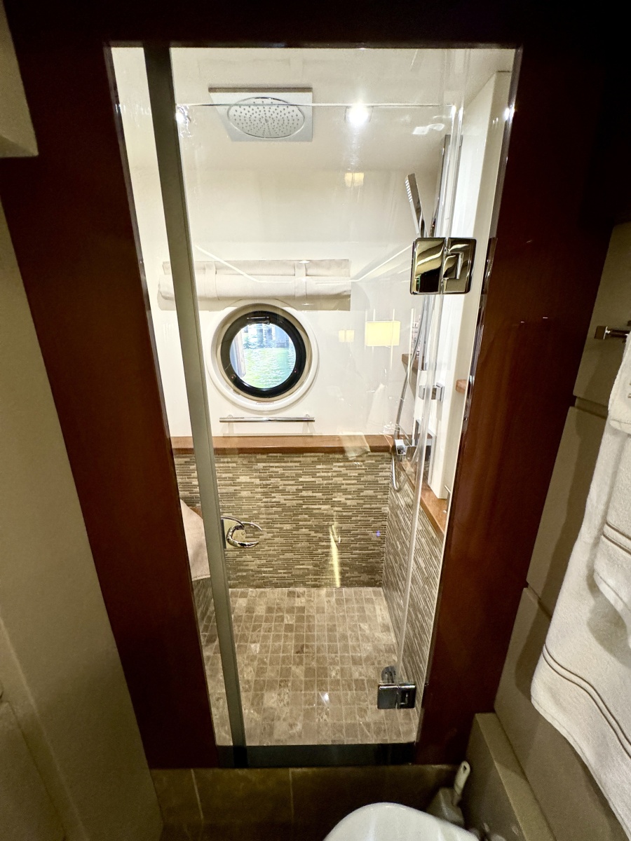 2017 Sea Ray L650 Fly