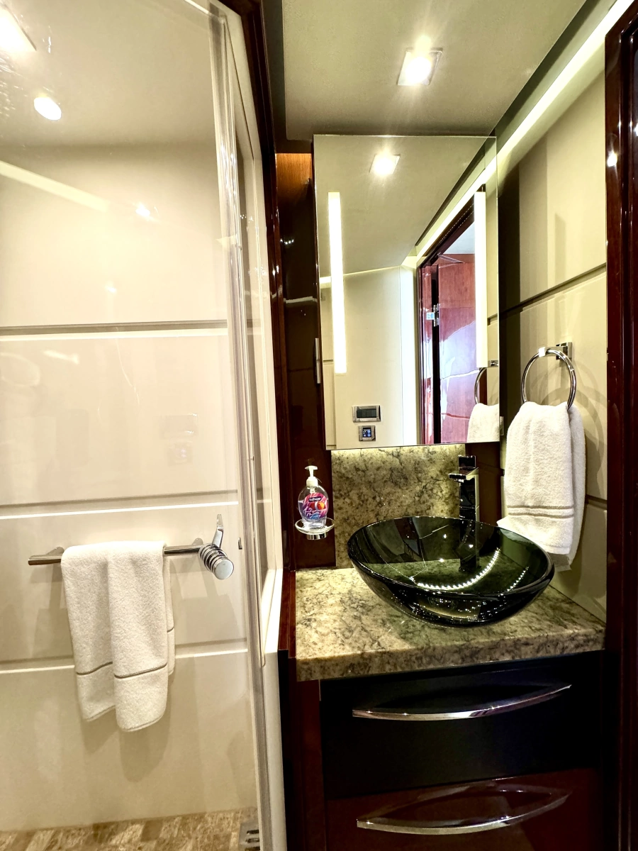 2017 Sea Ray L650 Fly