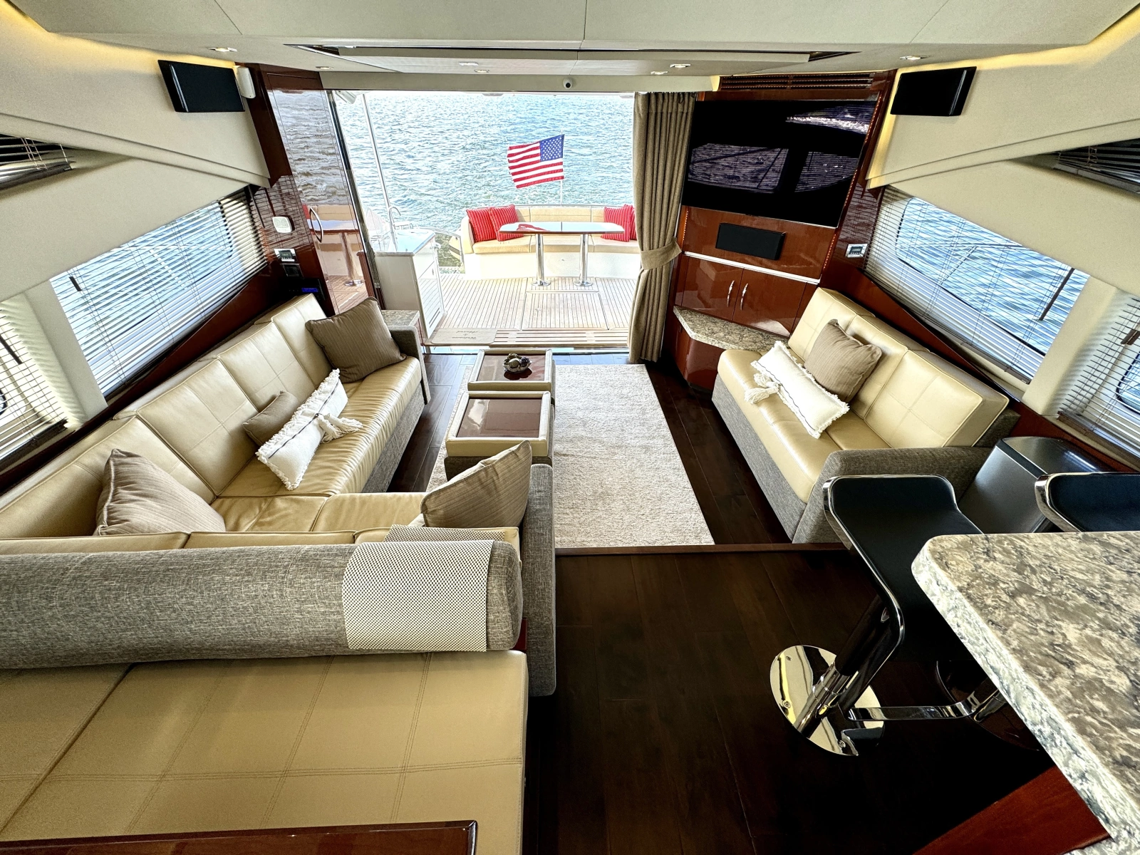 2017 Sea Ray L650 Fly