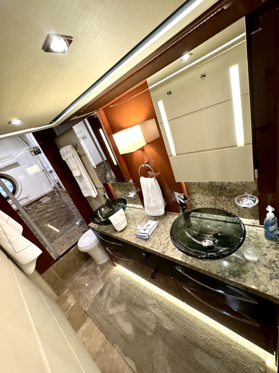 2017 Sea Ray L650 Fly