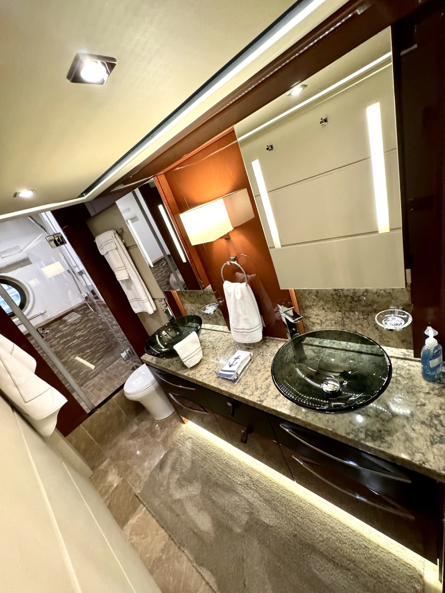 2017 Sea Ray L650 Fly