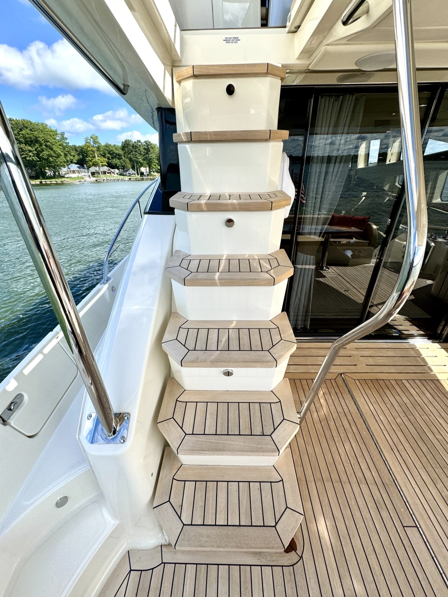 2017 Sea Ray L650 Fly