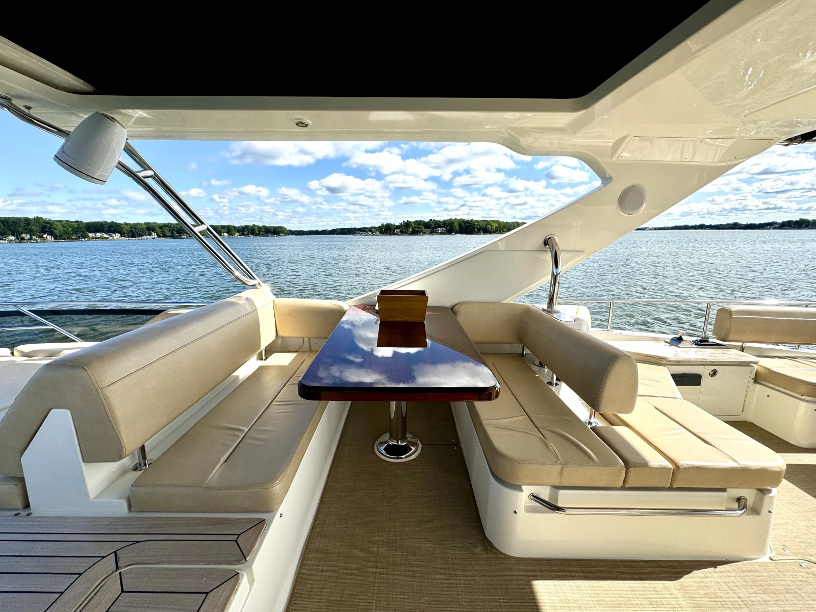 2017 Sea Ray L650 Fly