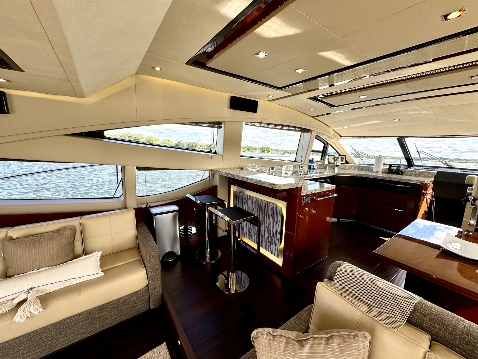 2017 Sea Ray L650 Fly