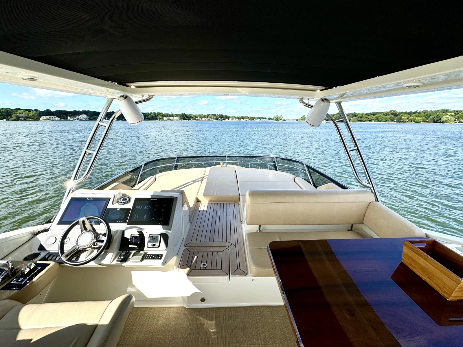 2017 Sea Ray L650 Fly