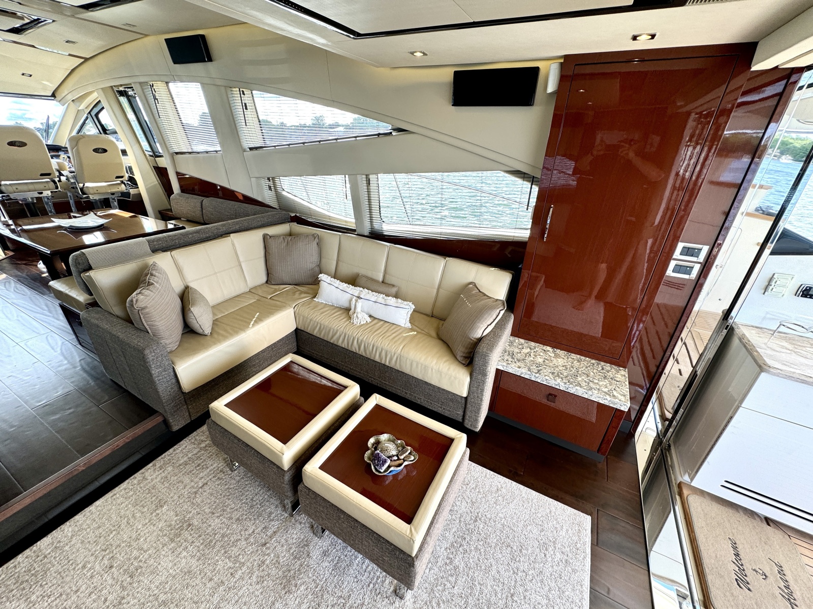 2017 Sea Ray L650 Fly