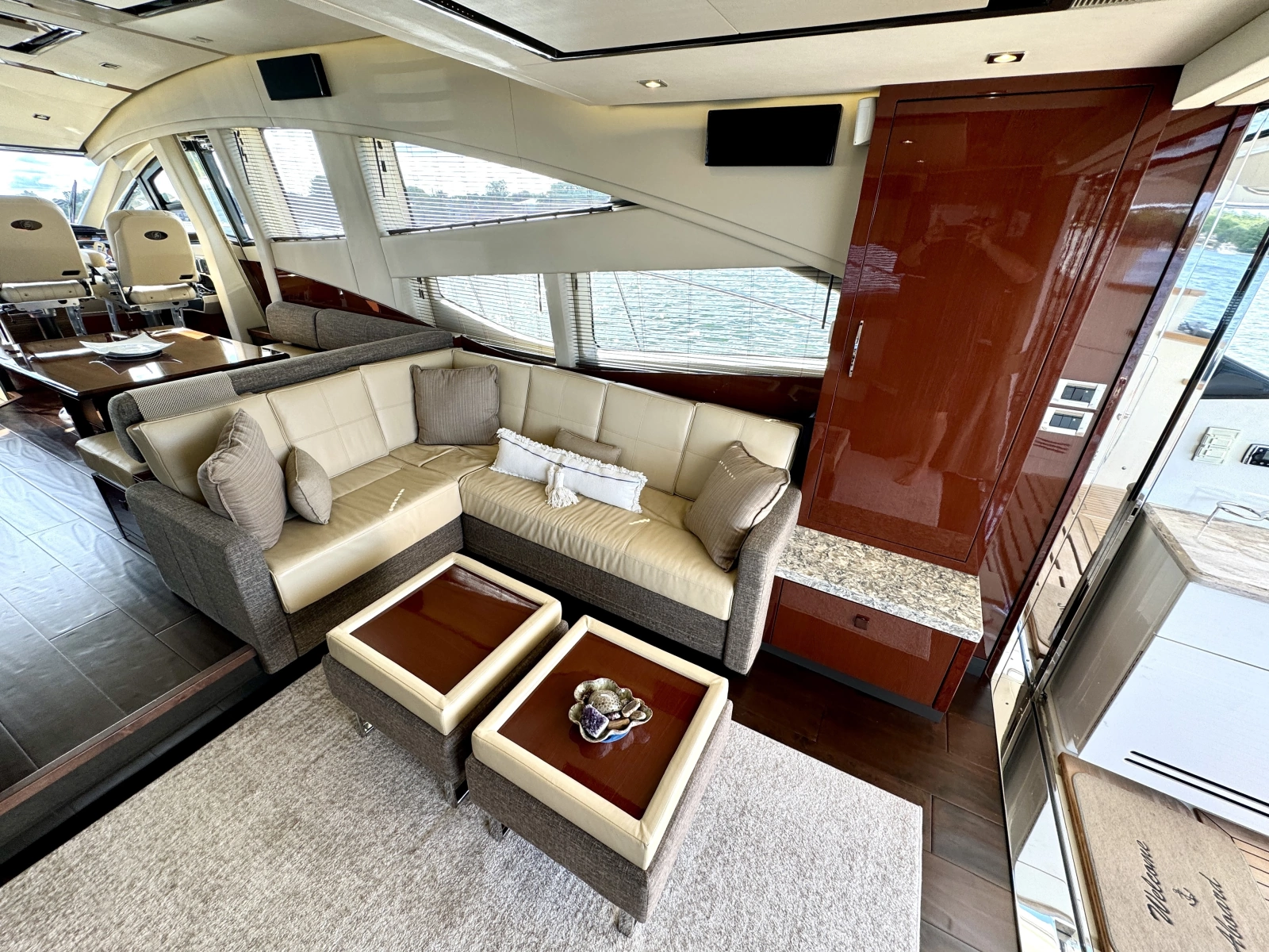 2017 Sea Ray L650 Fly