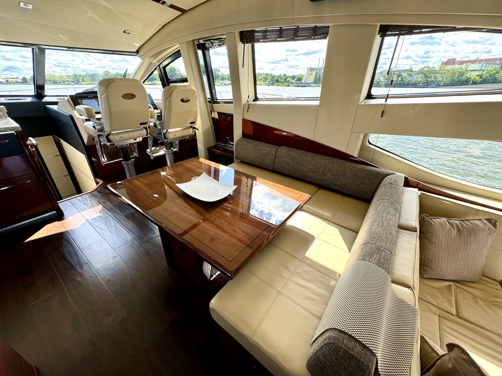 2017 Sea Ray L650 Fly