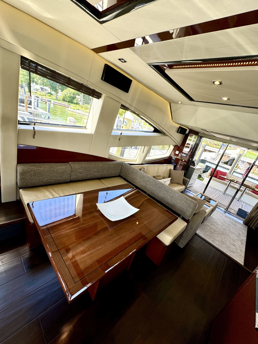 2017 Sea Ray L650 Fly