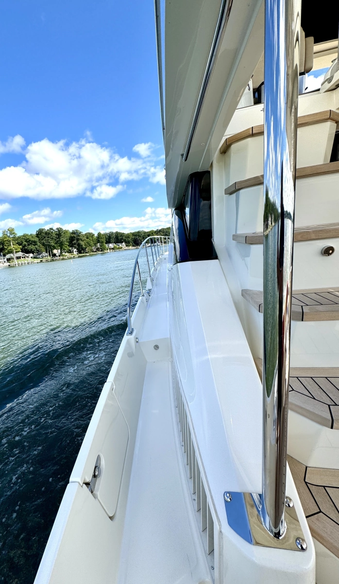 2017 Sea Ray L650 Fly