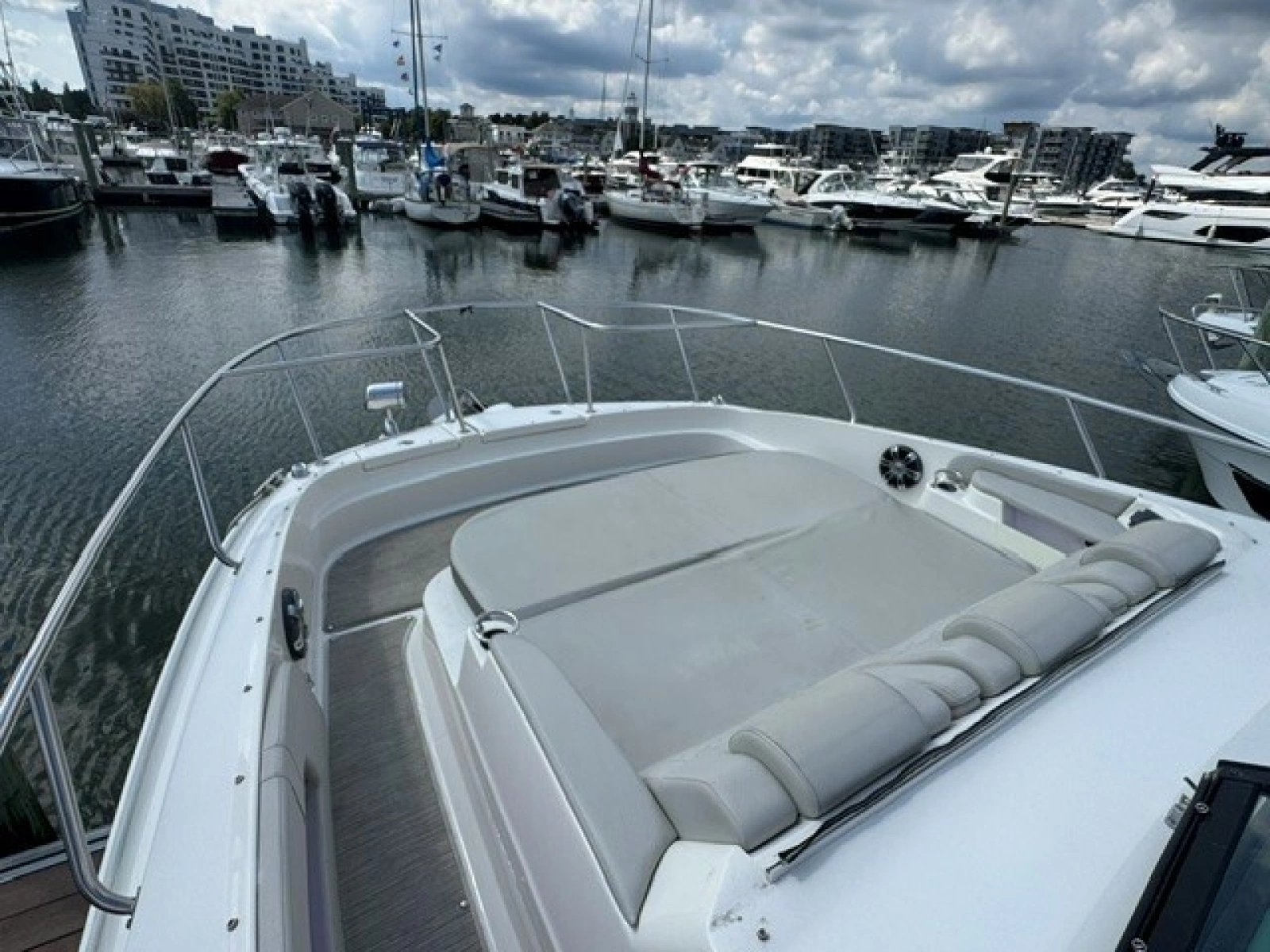 2020 Sea Ray 320 Sundancer