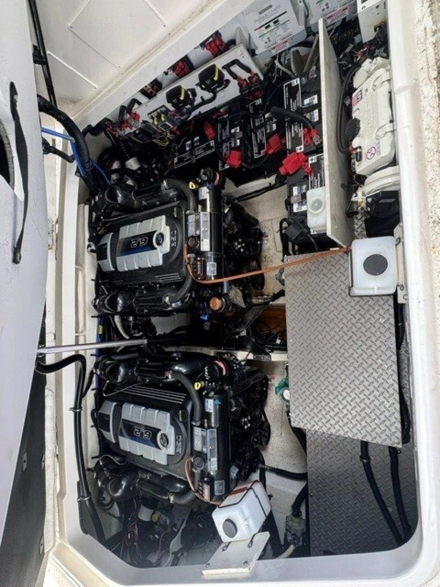 2020 Sea Ray 320 Sundancer