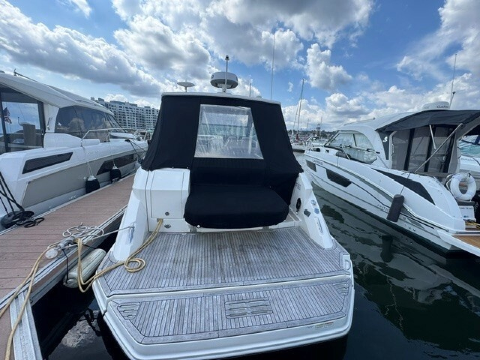 2020 Sea Ray 320 Sundancer