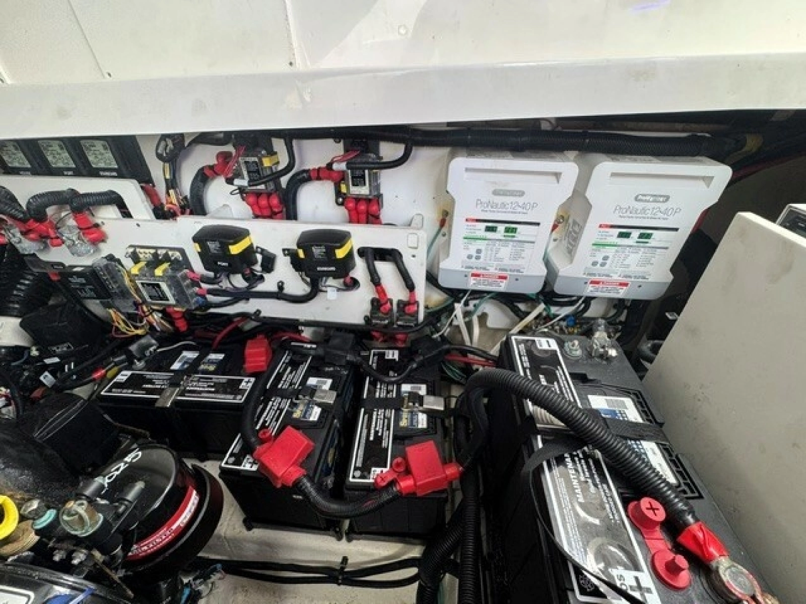 2020 Sea Ray 320 Sundancer