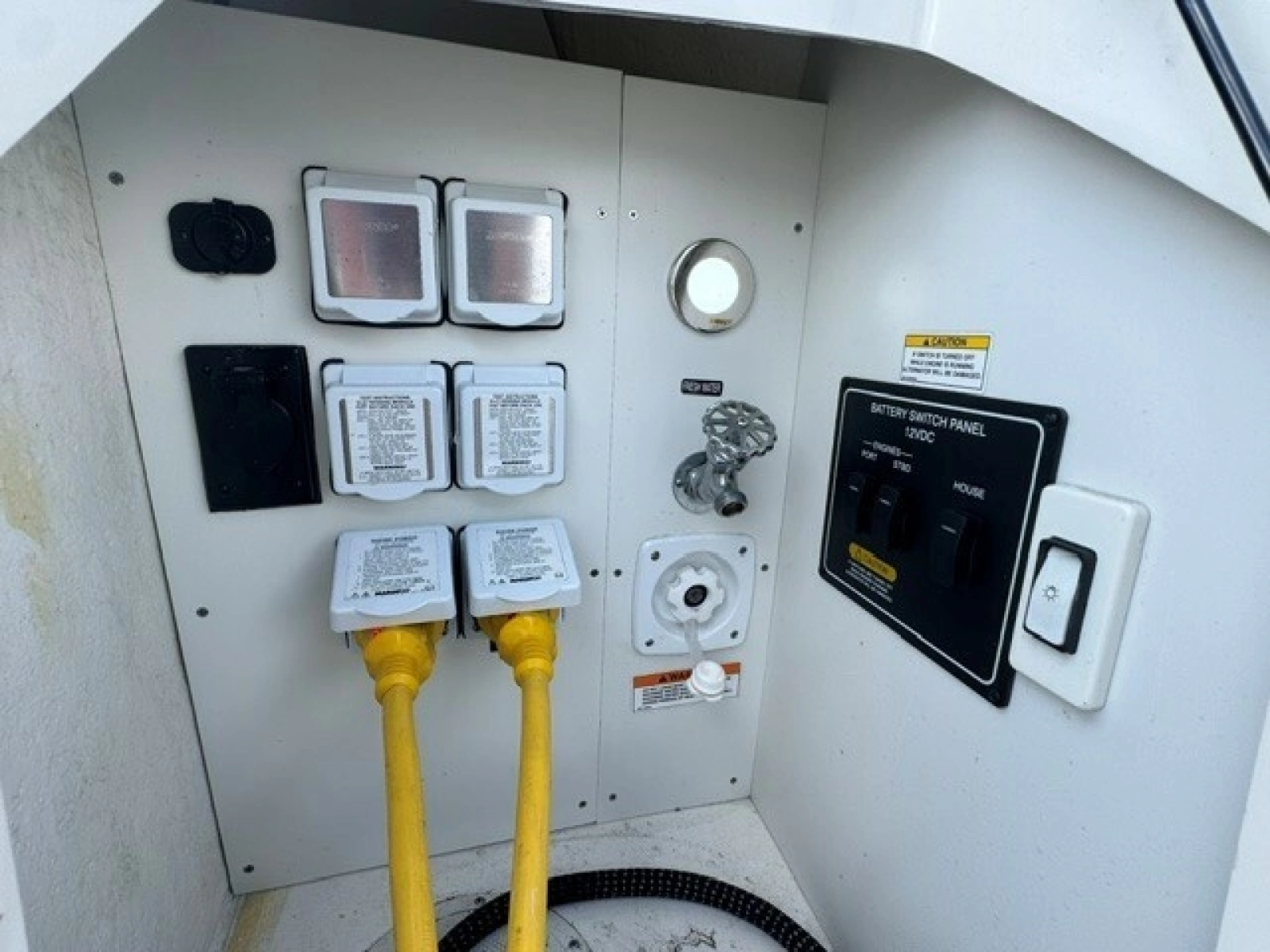 2020 Sea Ray 320 Sundancer