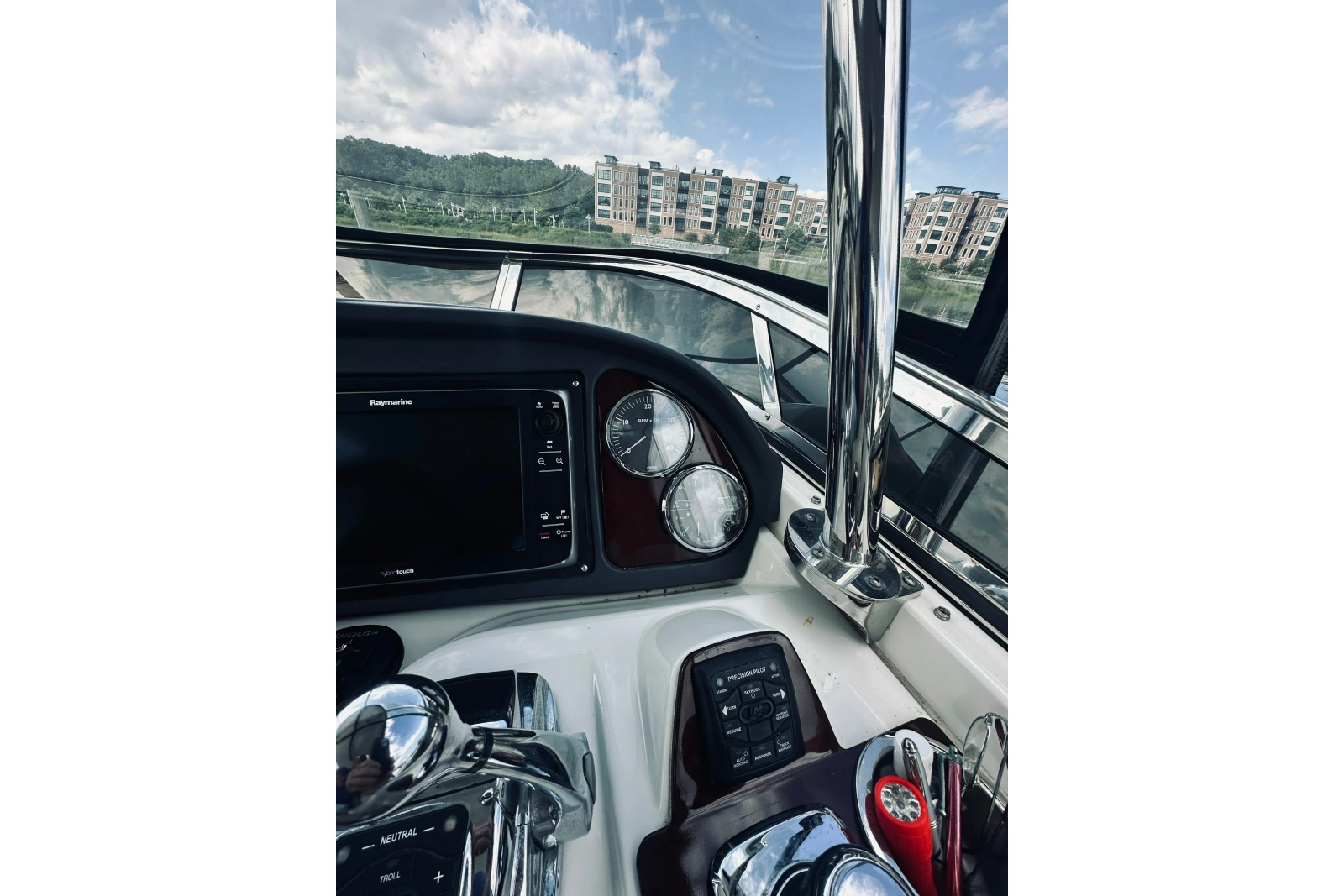 2012 Meridian 441 Sedan