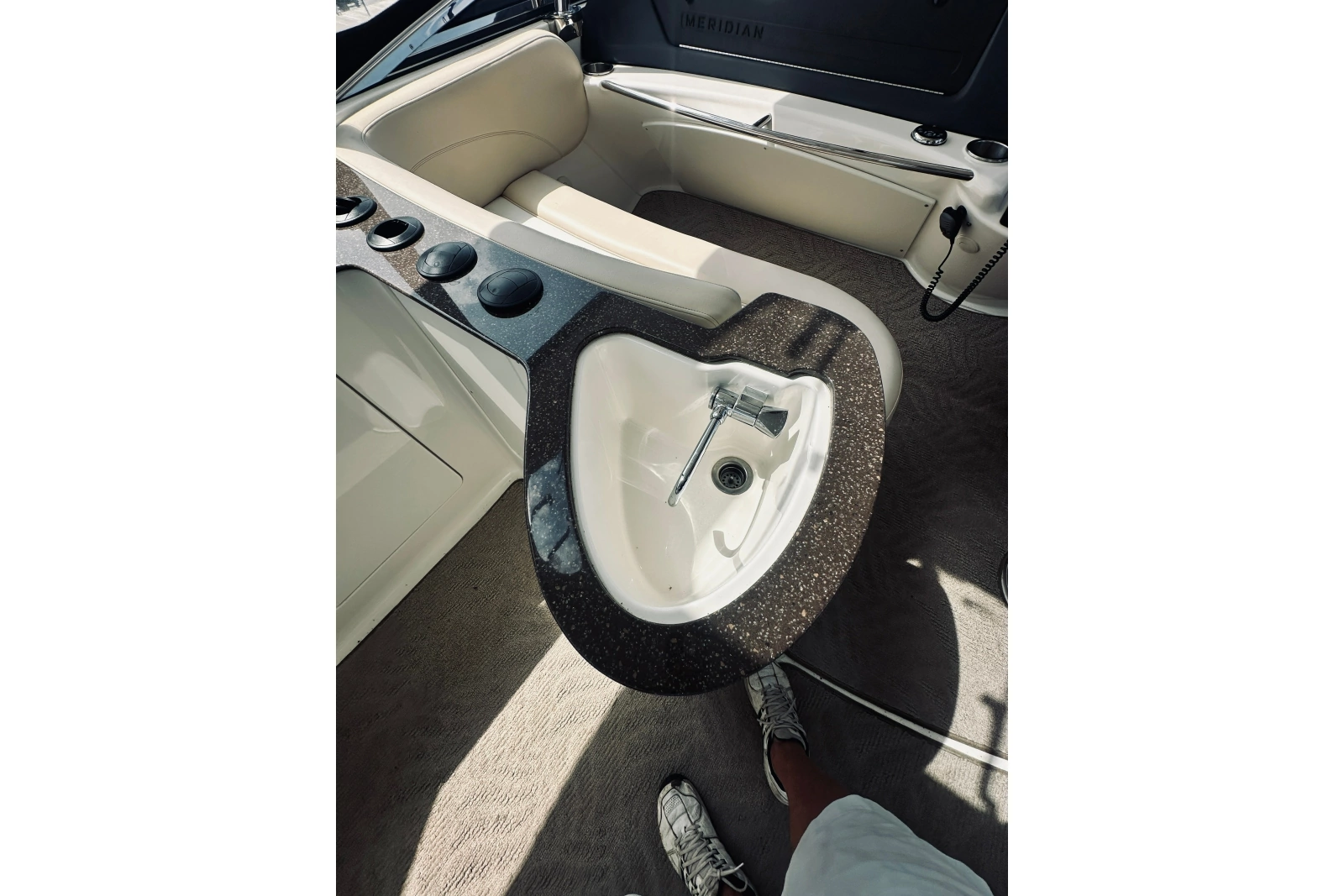 2012 Meridian 441 Sedan
