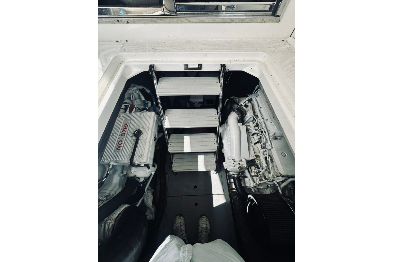 2012 Meridian 441 Sedan