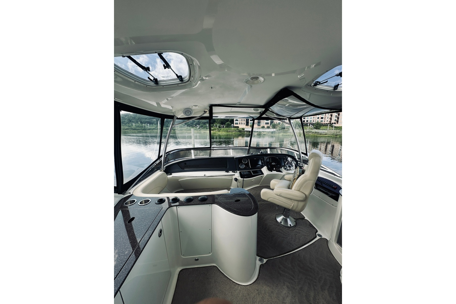 2012 Meridian 441 Sedan