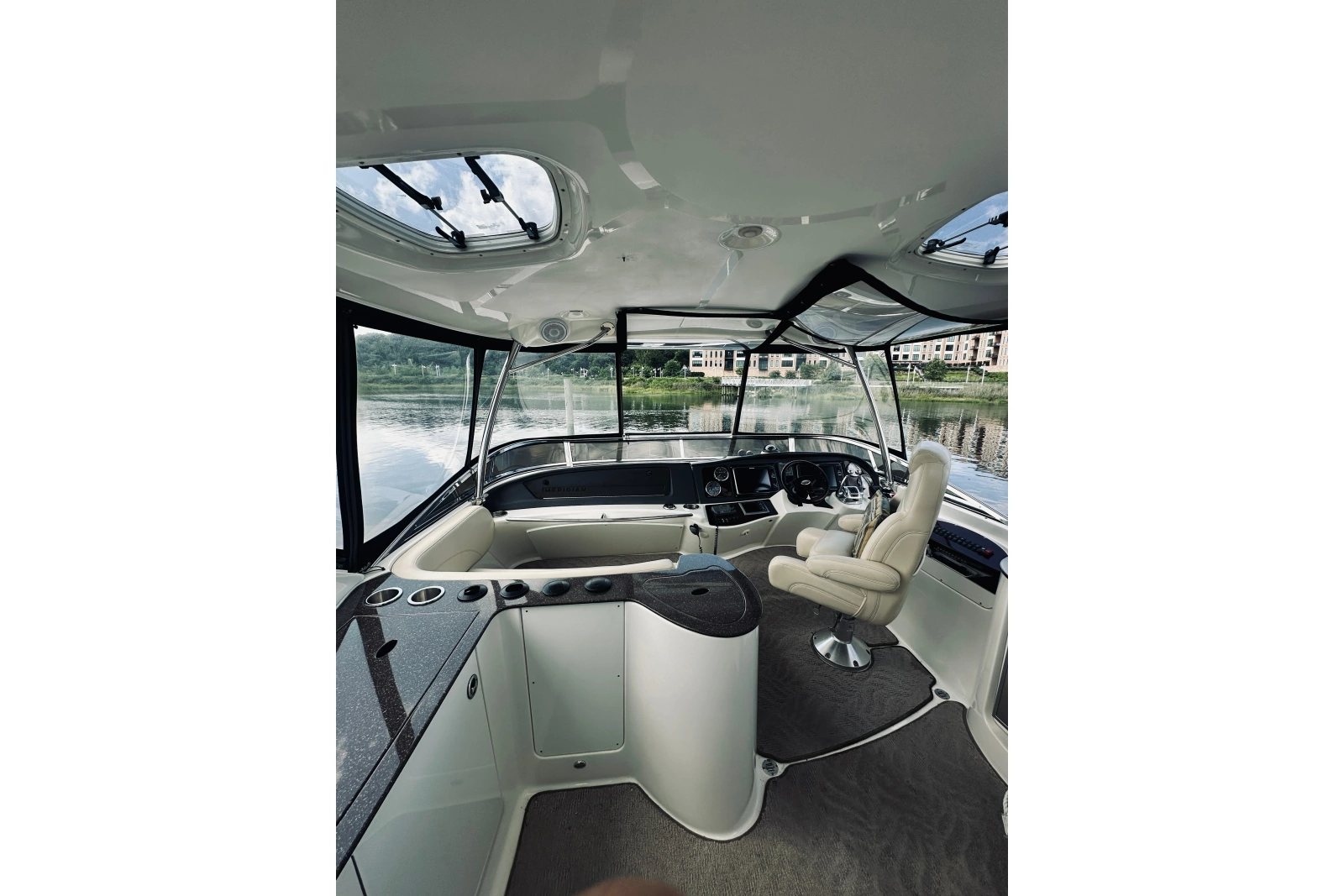 2012 Meridian 441 Sedan