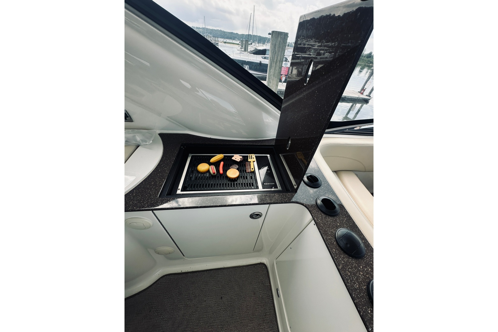 2012 Meridian 441 Sedan