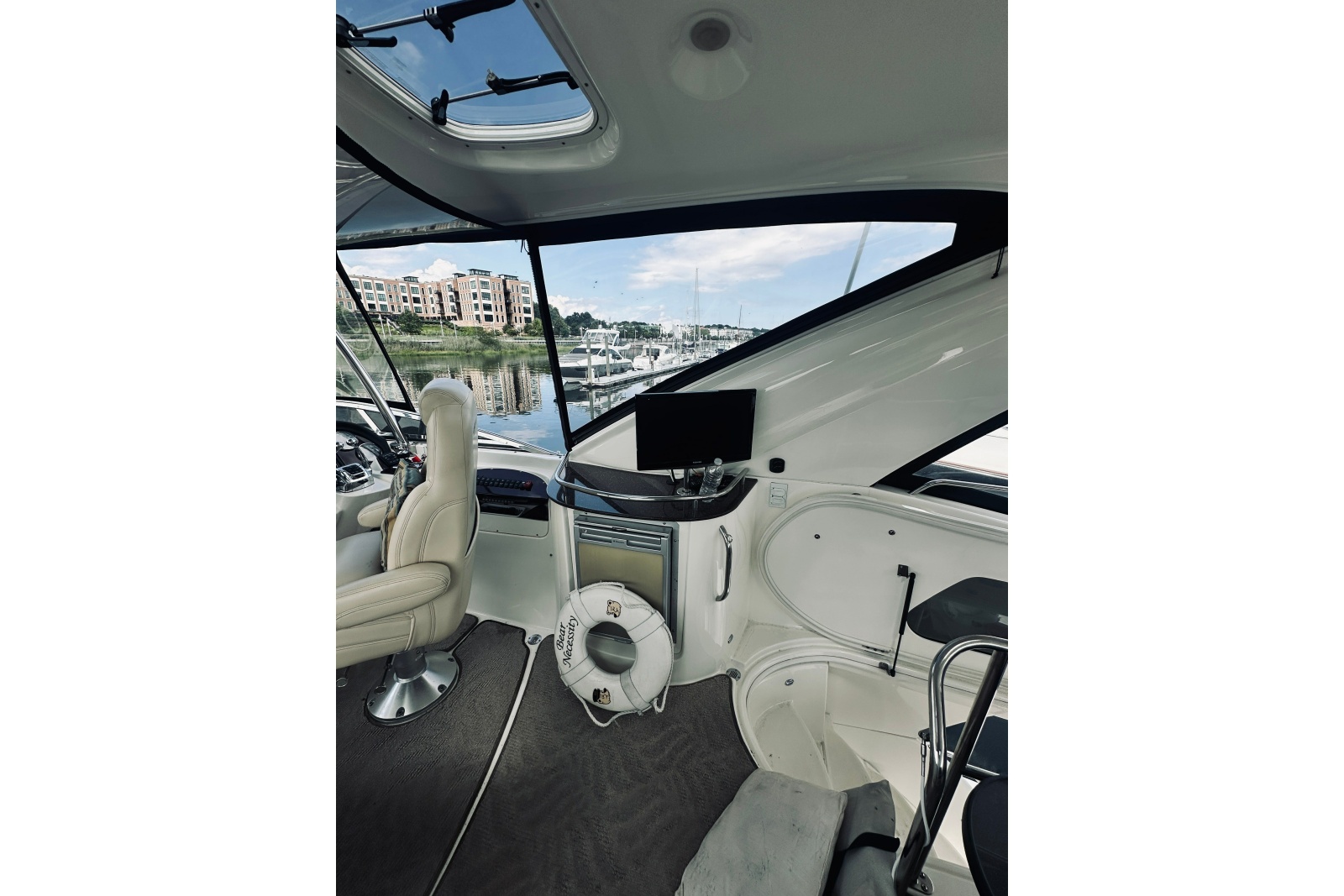 2012 Meridian 441 Sedan