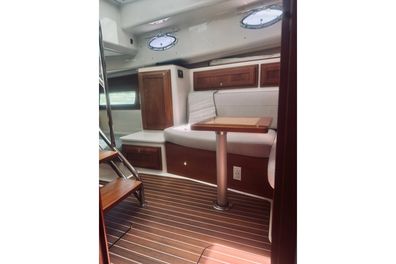 2023 Back Cove 39O
