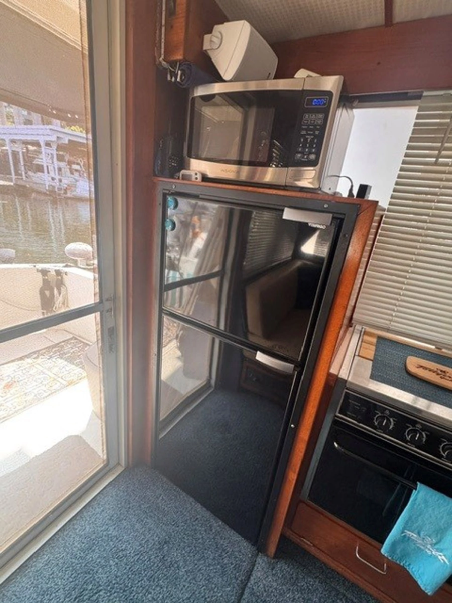 SHANTI  34ft Tollycraft Yacht For Sale