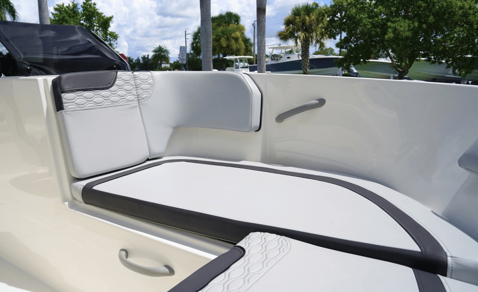 2024 Bayliner M19