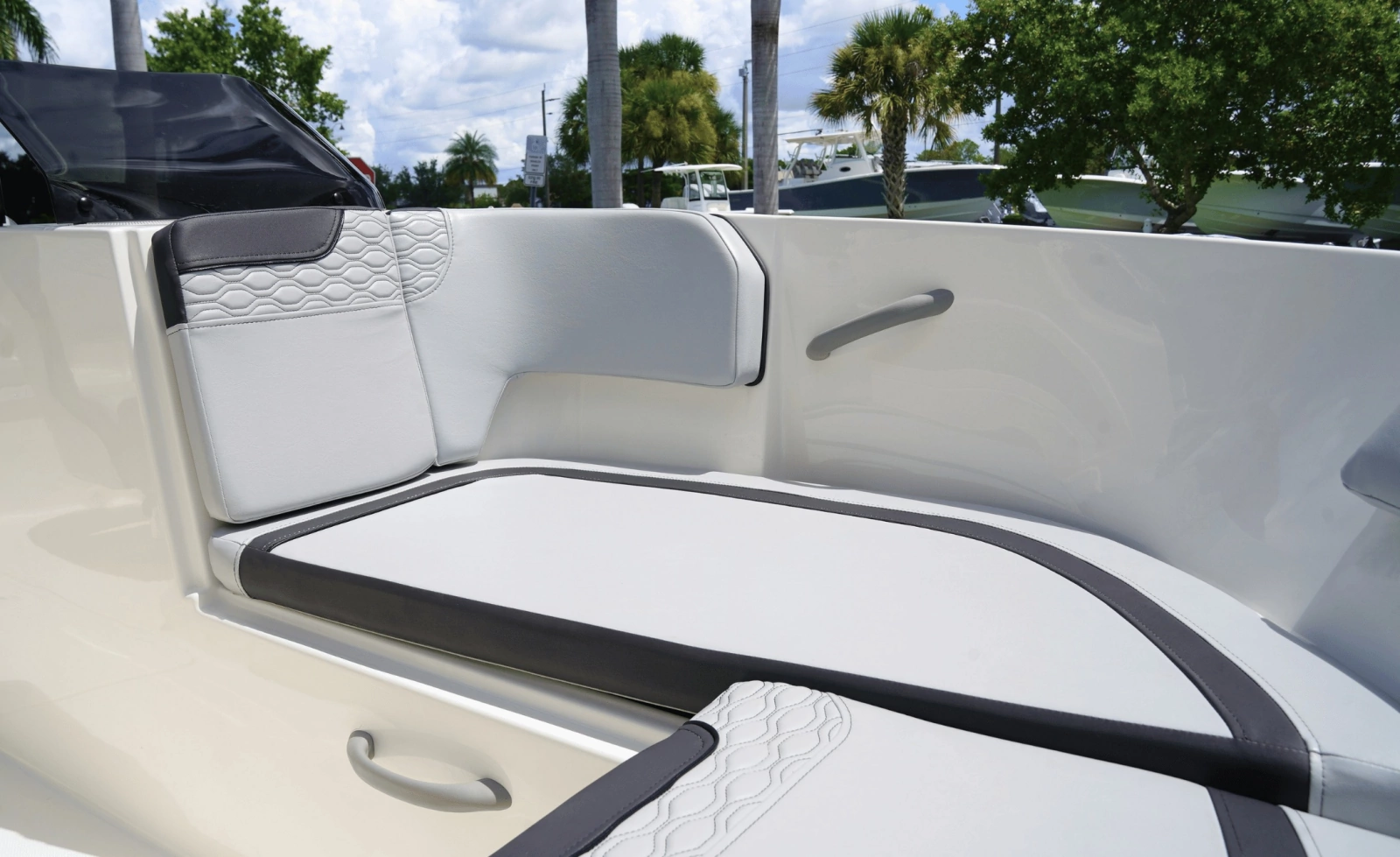 2024 Bayliner M19