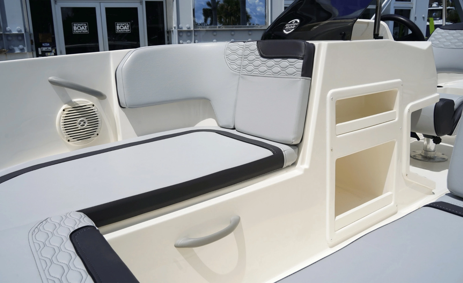 2024 Bayliner M19