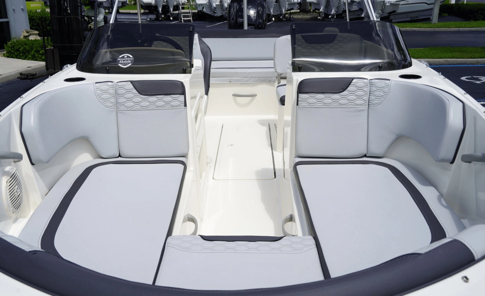 2024 Bayliner M19