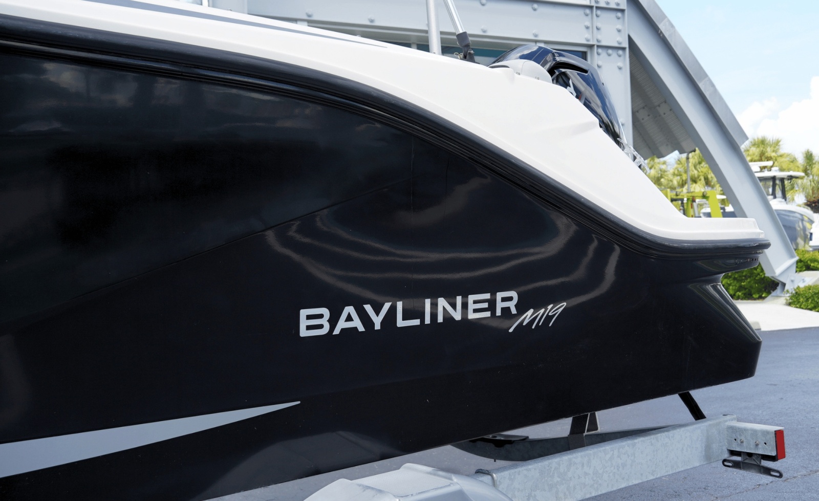 2024 Bayliner M19