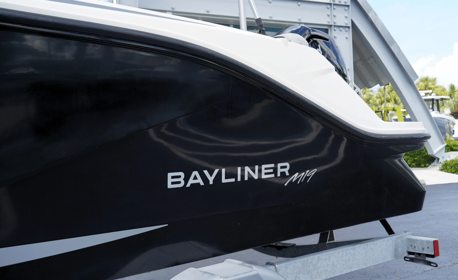 2024 Bayliner M19