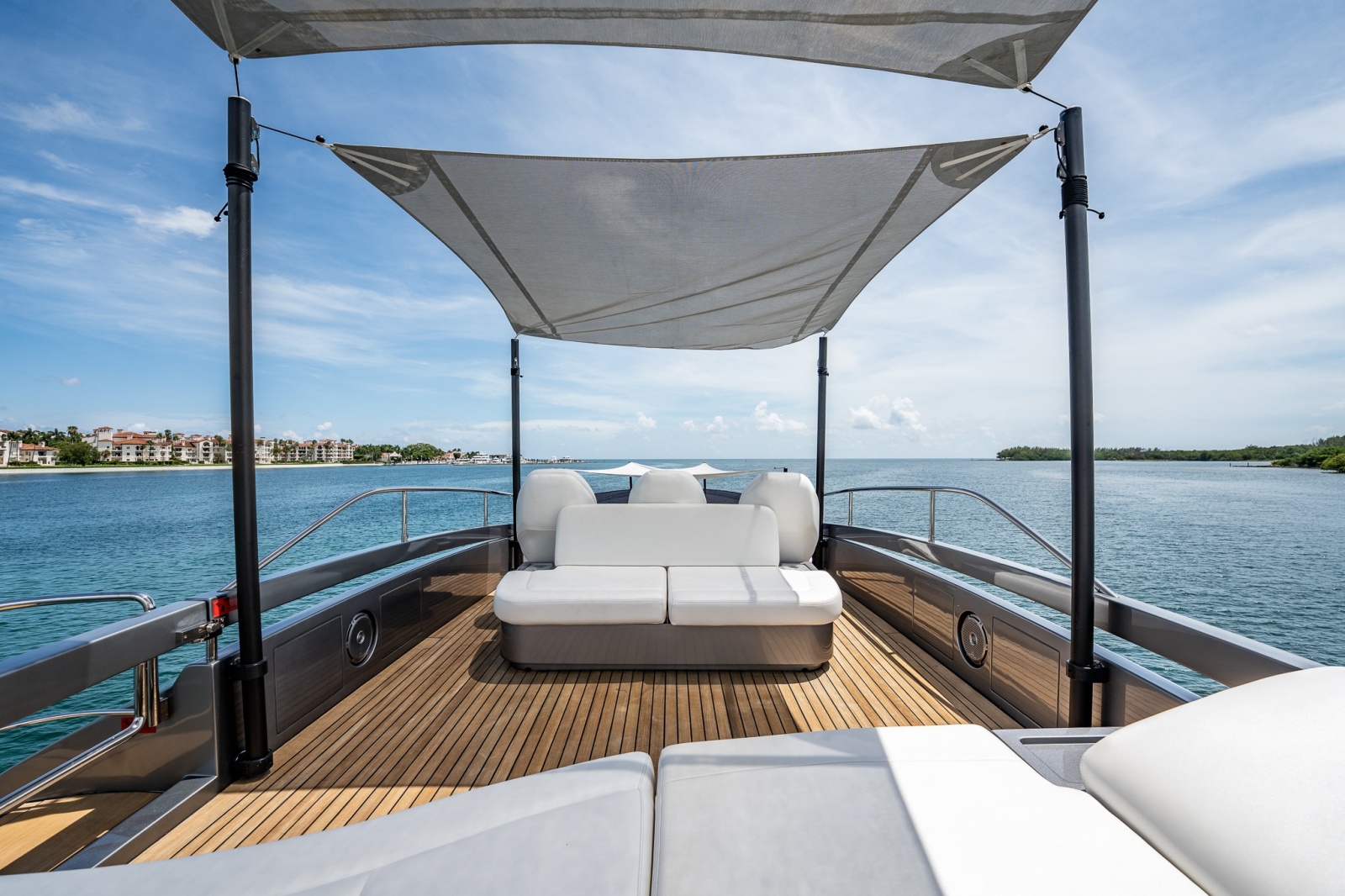 2019 Pershing 8X