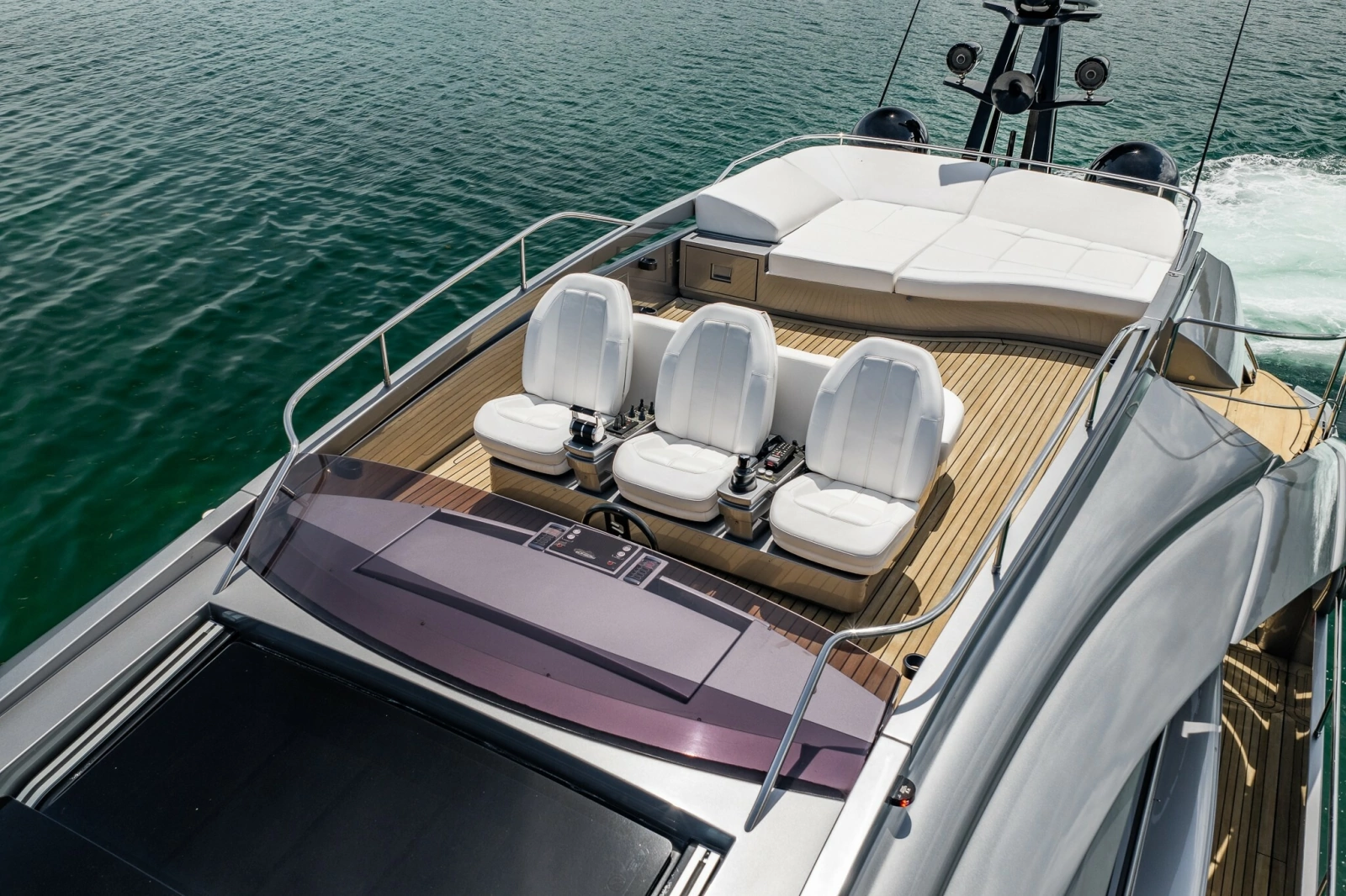 2019 Pershing 8X