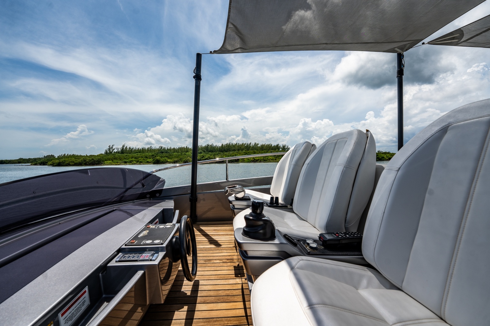 2019 Pershing 8X