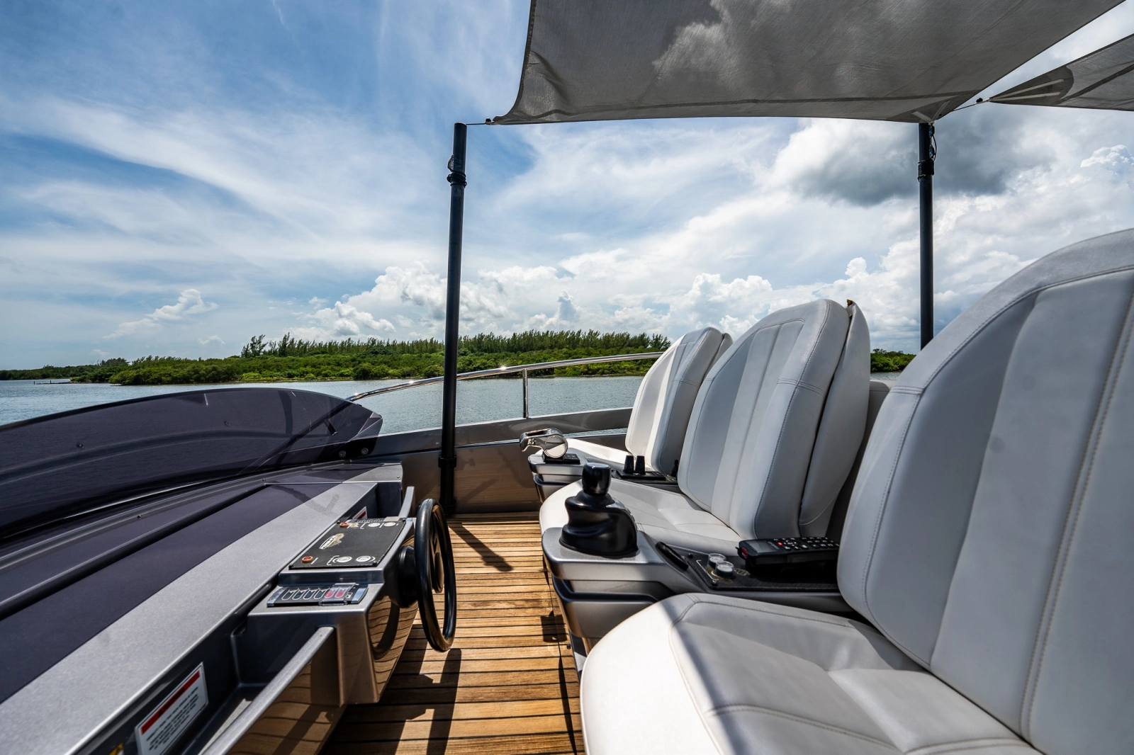 2019 Pershing 8X