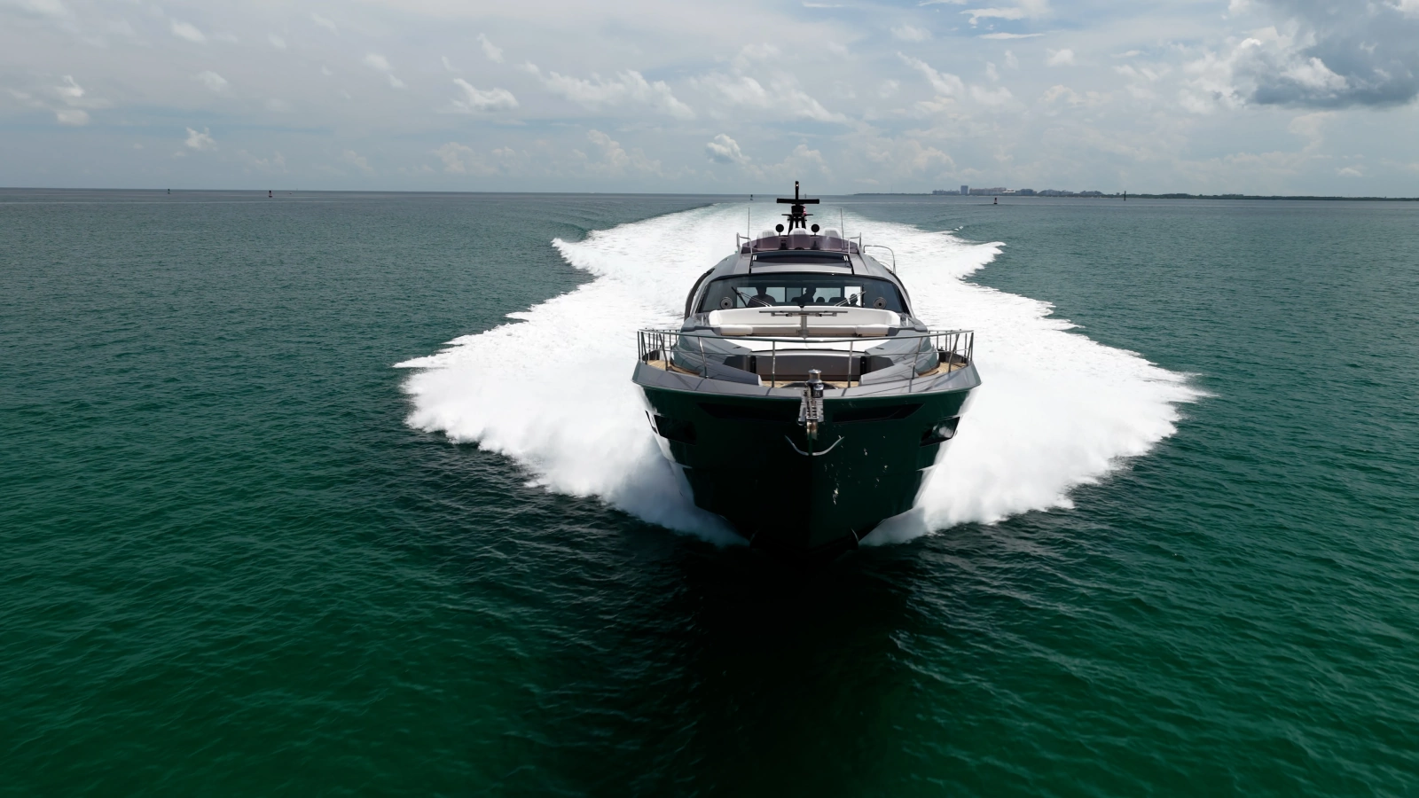 2019 Pershing 8X