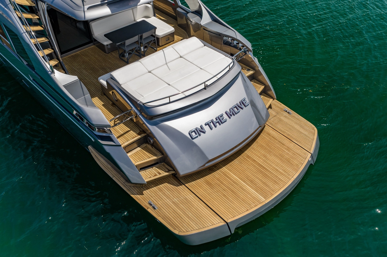 2019 Pershing 8X