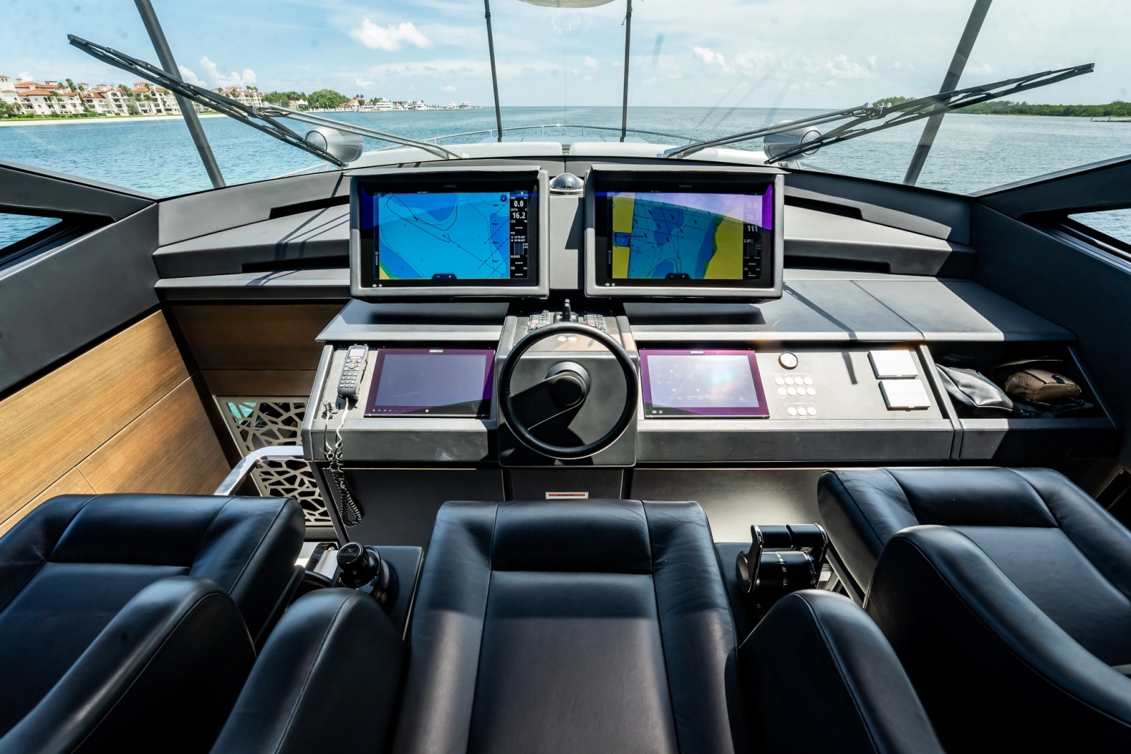 2019 Pershing 8X