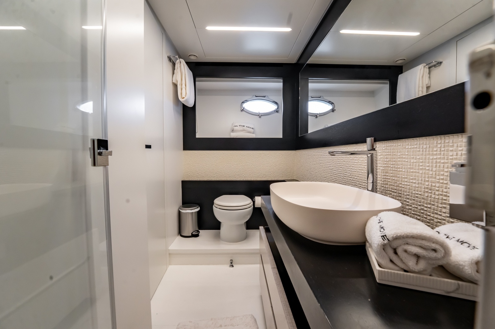 2019 Pershing 8X