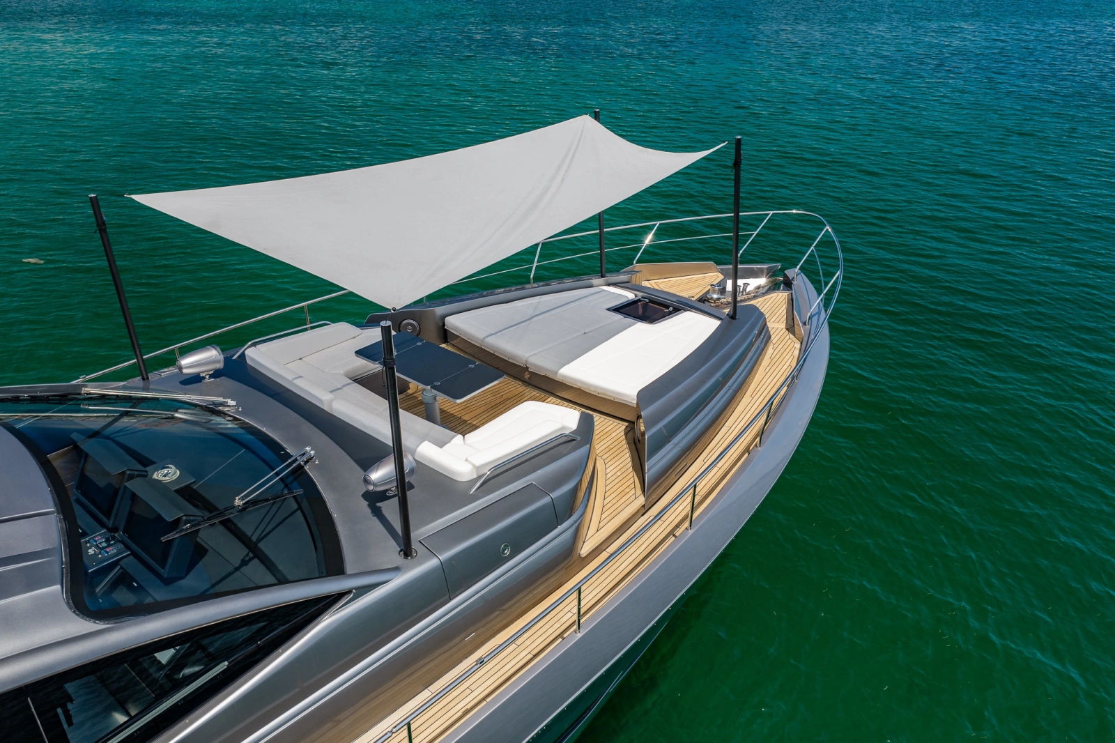 2019 Pershing 8X
